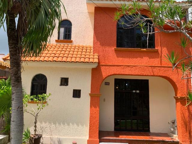 Casa en renta Avenida Labná, Supermanzana 18, Cancún, Benito Juárez, Distrito 1, Quintana Roo, 77505, México