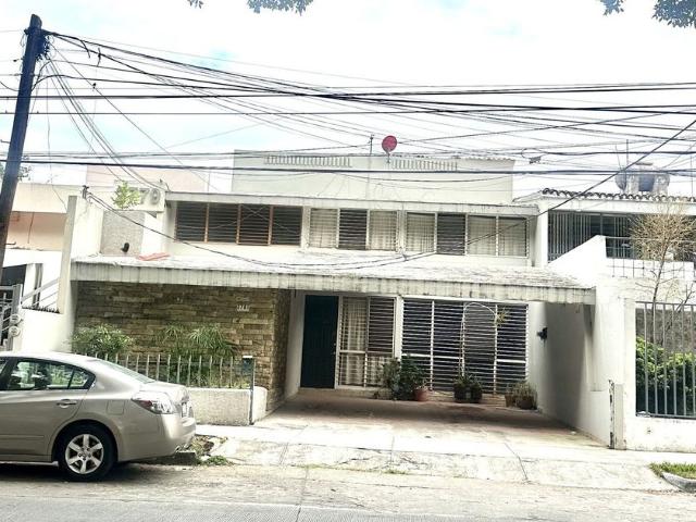 Casa en renta Avenida Montevideo, Colomos Providencia, Guadalajara, Región Centro, Jalisco, 44630, México