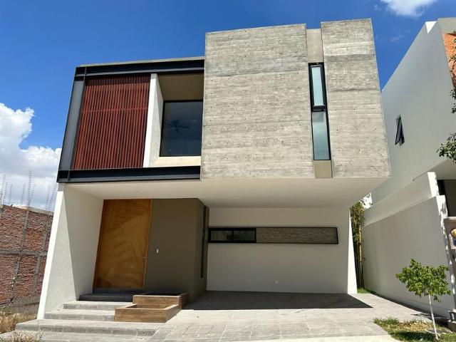 Casa en renta Avenida Monterra, San Luis Potosí, Municipio De San Luis Potosí, San Luis Potosí, 78295, México