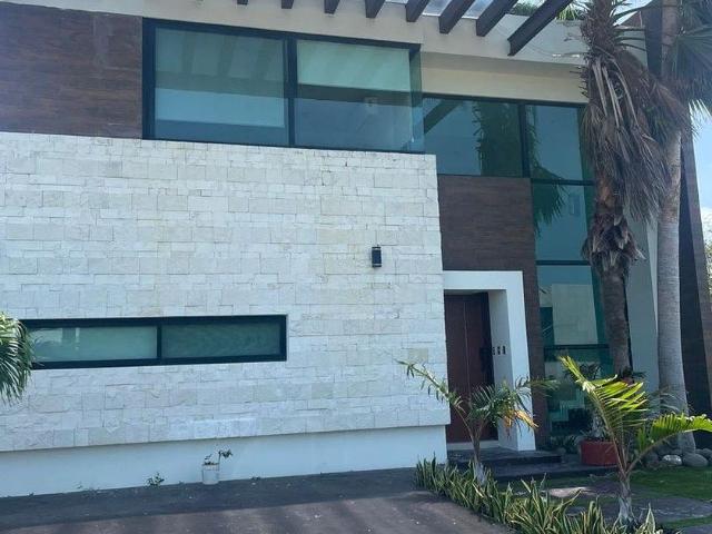 Casa en renta Avenida Palo De Tinte, Fracc. Residencial Del Lago, Ciudad Del Carmen, Carmen, Campeche, 24100, México