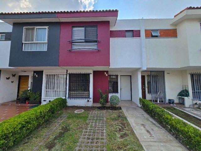 Casa en renta Avenida Primavera, Tlaquepaque, San Pedro Tlaquepaque, Región Centro, Jalisco, 45609, México