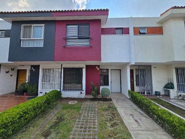 Casa en renta Avenida Primavera, Tlaquepaque, San Pedro Tlaquepaque, Región Centro, Jalisco, 45609, México
