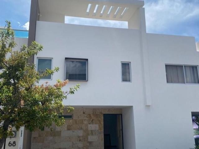 Casa en renta Avenida Prolongación Constituyentes, Fraccionamiento Zen House Habitat, El Marqués, Querétaro, 76240, Mex
