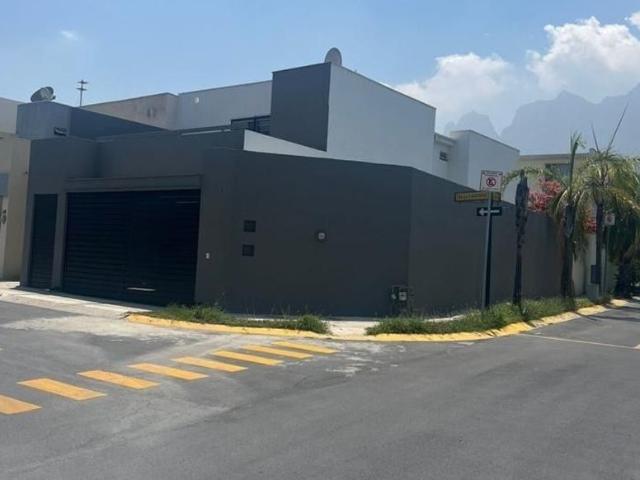 Casa en renta Avenida Puerta De Hierro, Puerta De Hierro, Monterrey, Nuevo León, 64346, México