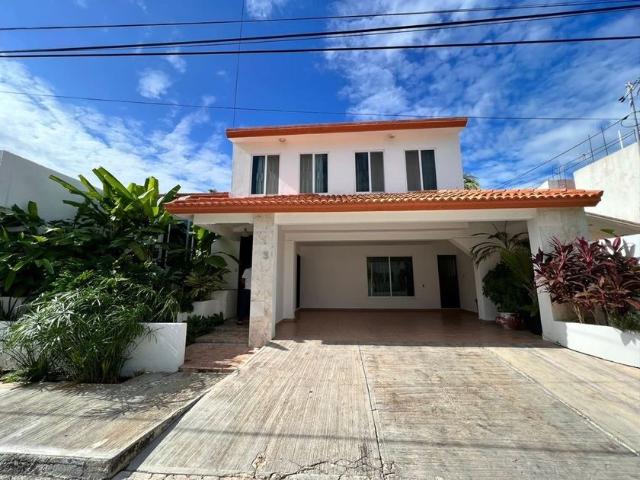 Casa en renta Avenida Resurgimiento 119, Fraccionamiento Bosques De Campeche, Campeche, 24030, Mex