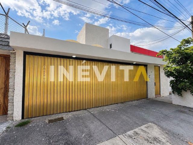 Casa en renta Avenida Topacio, Loma Bonita, Zapopan, Región Centro, Jalisco, 44560, México