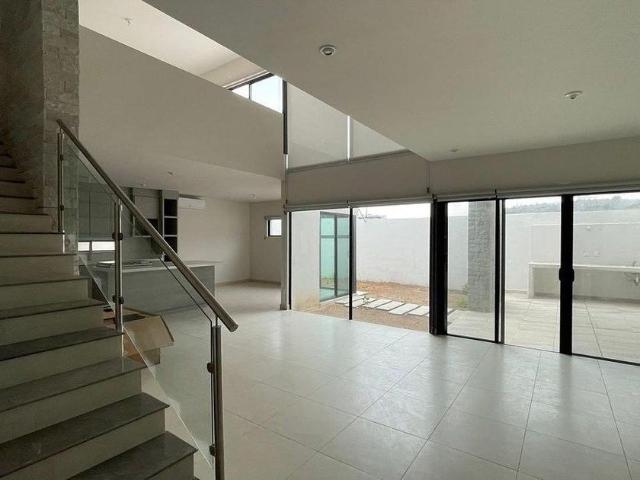 Casa en renta Avenida Valle De Las Cumbres, Mitras Poniente, García, Nuevo León, 66035, Mex