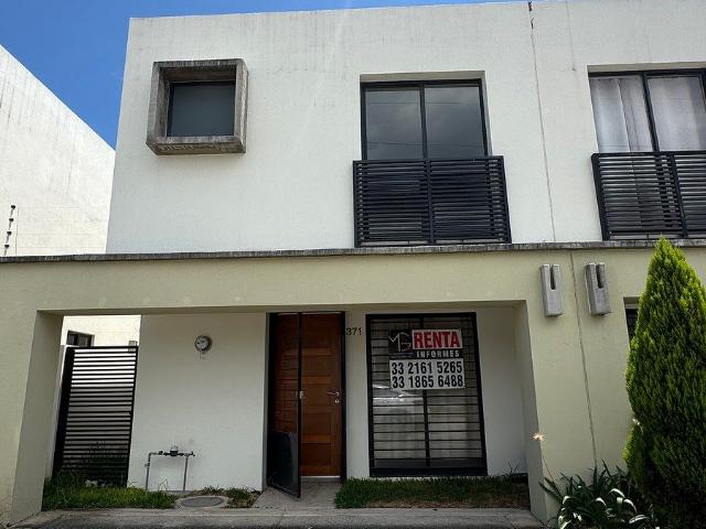 casa en renta adamar