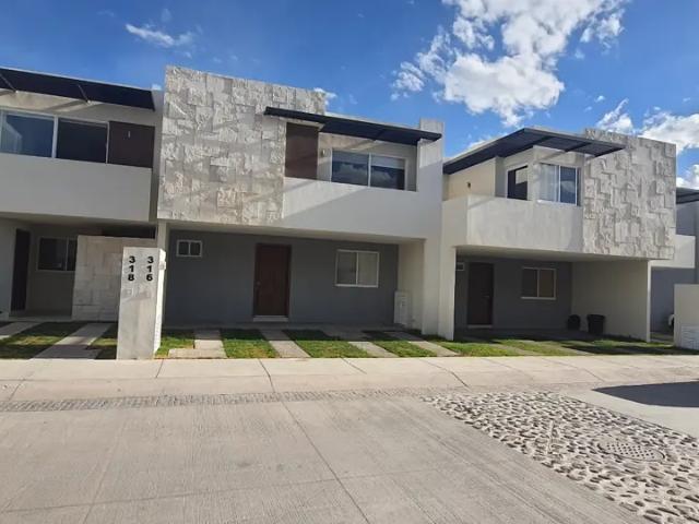 Casa en Renta al Norte de la Cd. en Fracc. Vivanta a 6 min de Altaria, Seguridad las 24 hrs