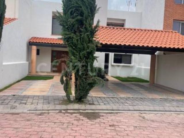CASA EN RENTA AL NORTE DE LA CIUDAD