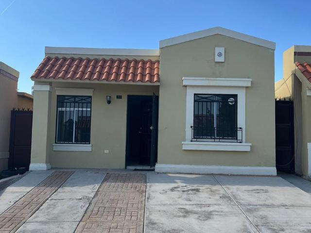 Casa en Renta al Norte en Los Fresnos
