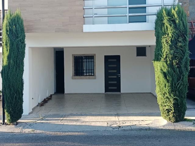 Casa en renta al norte por clínica 3