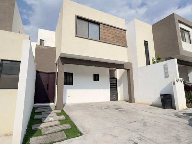 CASA EN RENTA AL ORIENTE DE SALTILLO!