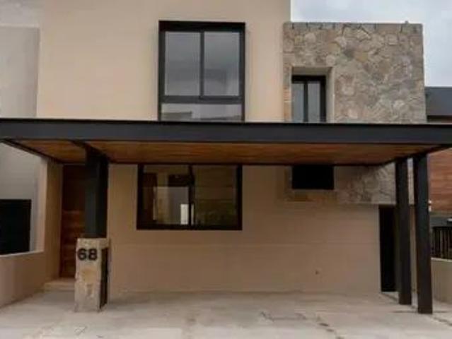 Casa En Renta Altozano, 4 Recámaras, Cochera Techada