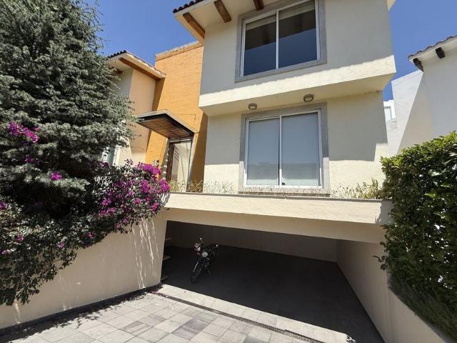 Casa en renta Amomolulco, Fraccionamiento Y Club De Golf Los Encinos, Lerma, México, Mex