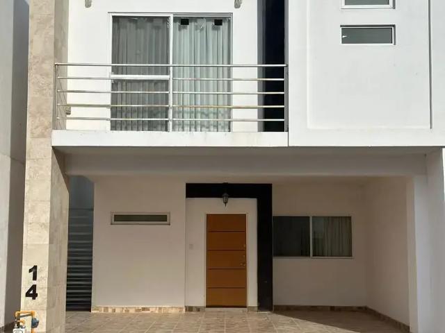 ¡Casa en RENTA! Ampliación Senderos