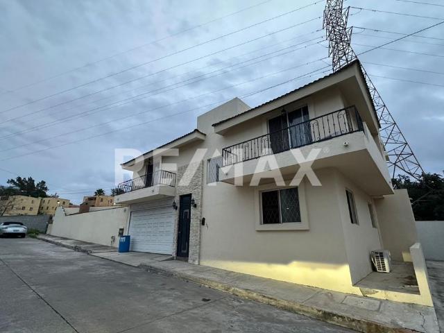 CASA EN RENTA AMUEBLADA
