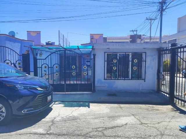 CASA EN RENTA AMUEBLADA