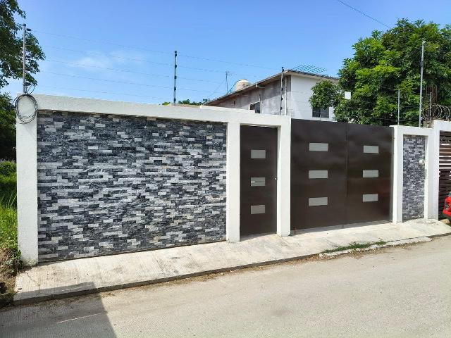 CASA EN RENTA AMUEBLADA
