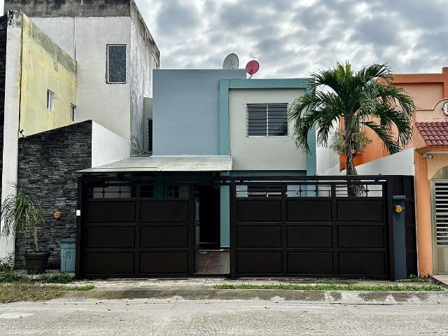 CASA EN RENTA AMUEBLADA