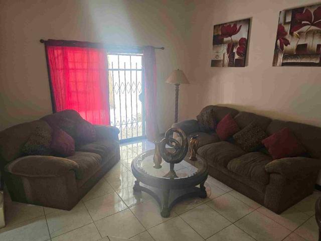 CASA EN RENTA AMUEBLADA Y EQUIPADA ATRAS DE WALMART EJERCITO