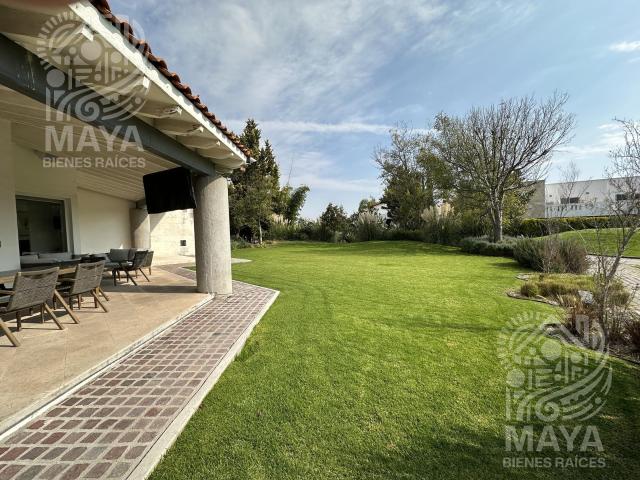 Casa en RENTA Sin muebles/Amueblada, 3 rec?maras, vista a fairway, Campanario, Quer?taro