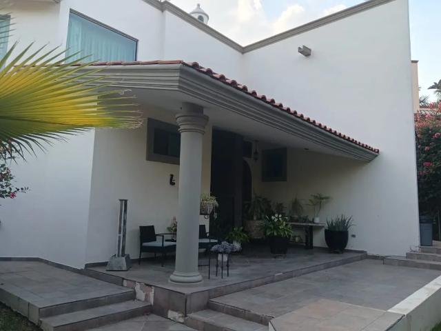 Casa en Renta amueblada con Amplias Amenidades en Villas de Irapuato, Guanajuato