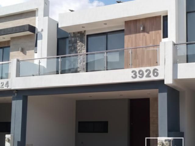 ⭐️ CASA EN RENTA AMUEBLADA CON PANELES SOLARES EN COTO ATLÁNTICO RESIDENCIAL