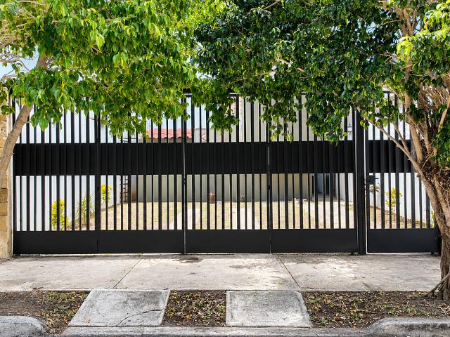CASA EN RENTA| AMUEBLADA CON PISCINA EN FRACC. HABITARE | ENTREGA INMEDITA