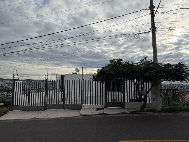 Casa en renta amueblada con vista panorámica en Loma Dorada Querétaro