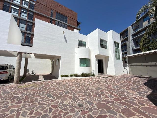 Casa en Renta Amueblada en Villas de Irapuato