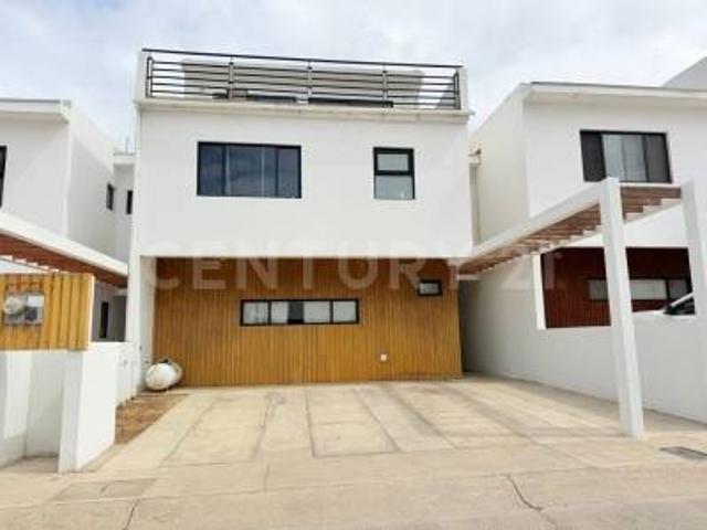 CASA EN RENTA AMUEBLADA EN BLVD. ZERTUCHE, ENSENADA BAJA CALIFORNIA