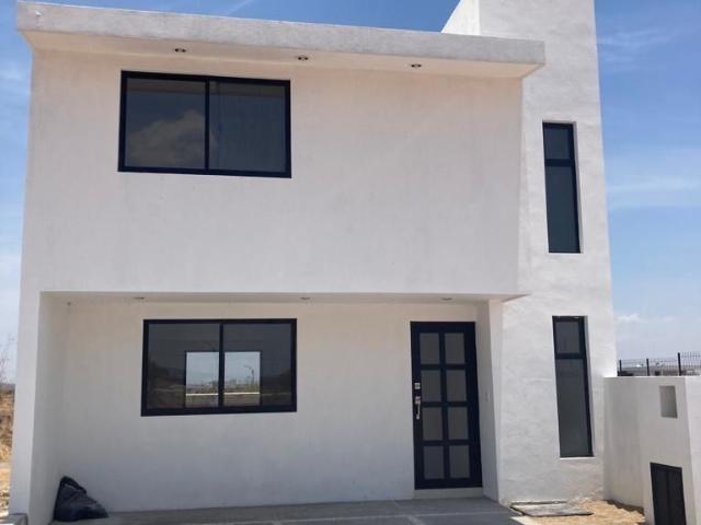 Casa en RENTA amueblada en Ciudad Maderas junto a Universidad del Futbol