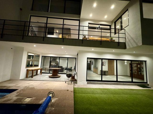 Casa en RENTA AMUEBLADA en Club de Golf la Loma