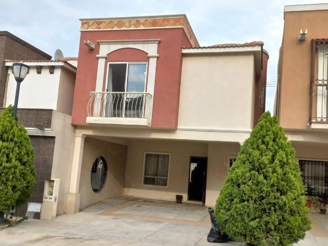 Casa en RENTA Amueblada en Fracc. Portal de las Palomas