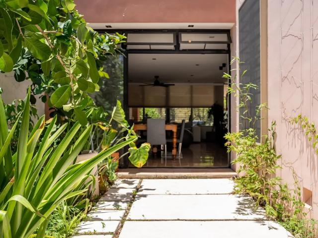 Casa en renta amueblada en García Ginerés – 1planta y paneles solares