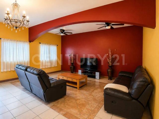CASA EN RENTA AMUEBLADA EN GUAYCURA, TIJUANA, B. C