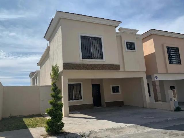Casa en RENTA Amueblada en Lomas del Valle II