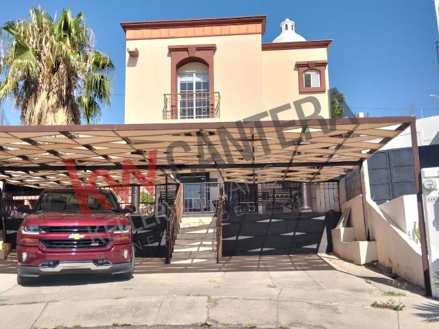 CASA EN RENTA AMUEBLADA FRACC. RINDONADAS DE LA SIERRA AL NORTE