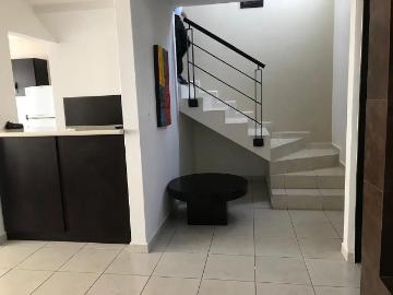 CASA EN RENTA AMUEBLADA FRACCIONAMIENTO PUERTA DE PIEDRA CELAYA