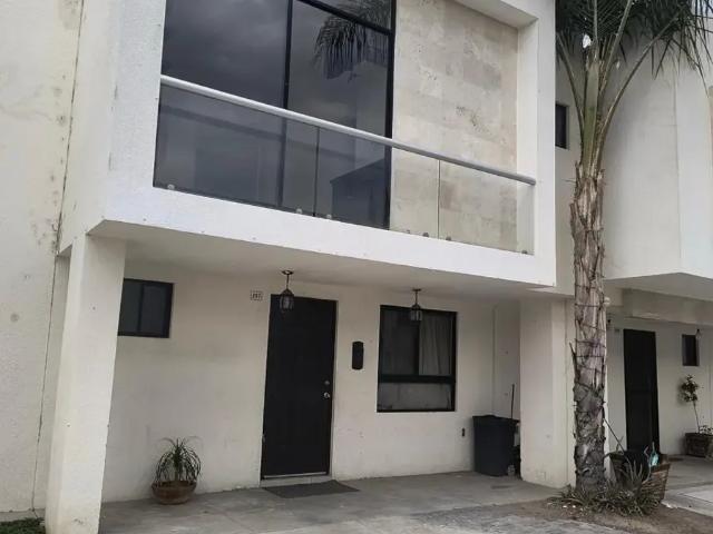 CASA EN RENTA AMUEBLADA LA CANTERA CELAYA