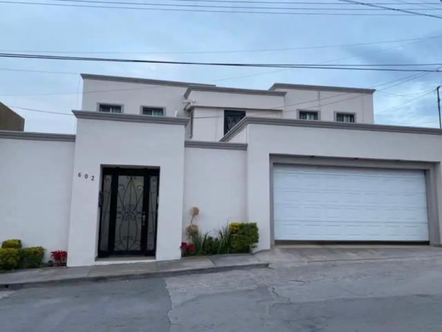 CASA EN RENTA AMUEBLADA O SEMIAMUEBLADA EN COLONIA GUADALUPE, MONCLOVA, COAHUILA