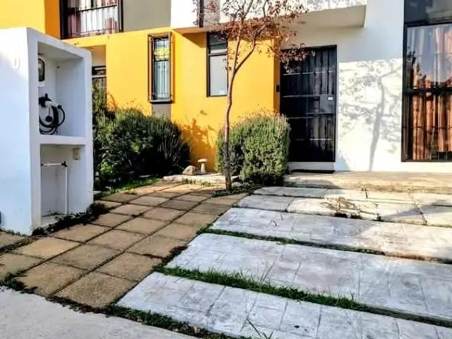 ? CASA EN RENTA AMUEBLADA / SIN AMUEBLAR