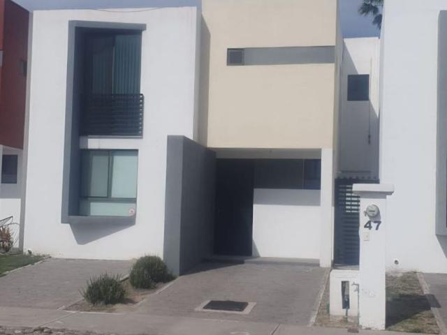 Casa en renta Anillo Vial Fray Junípero Serra, Misión De Santiago, Fraccionamiento La Vista Residencial, Rinconada La Condesa, Querétaro, 76146, Mex