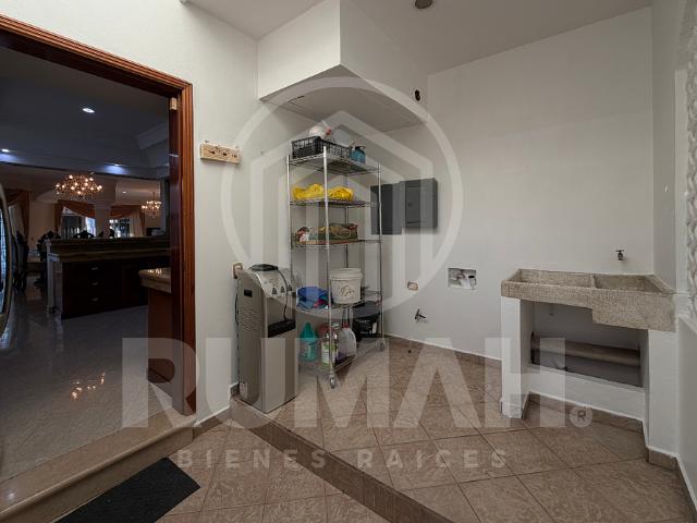 CASA EN RENTA ANUAL AMUEBLADA EN CLUB REAL
