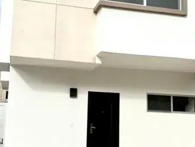 Casa En Renta Arbolada Residencial | 3 Recámaras | Amplios Espacios | Cerca Del Parque