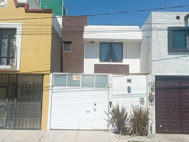 Casa en renta Arboledas De Guadalupe, Puebla De Zaragoza, Puebla, México