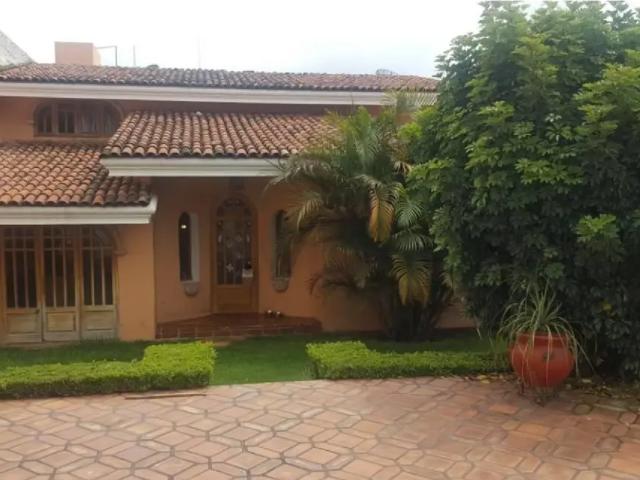 CASA EN RENTA BUGAMBILIAS 2a SECCION $32,000 INC MTTO, 3 RECAMARAS, 3 BAÑOS