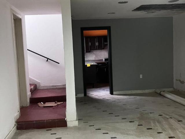 Casa en renta Bazar De Ropa, Calle Coronel Espinoza 875, Santiago, San Luis Potosí, 78049, Mex