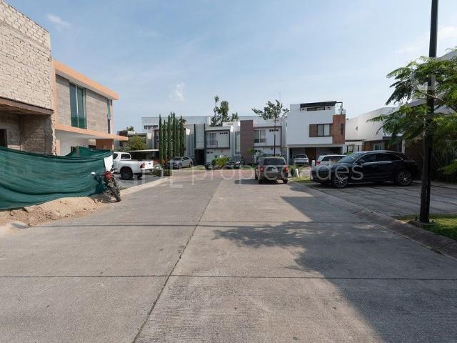 Casa en renta Bosques Cedros, Alberí Residencial, San Agustín, Tlajomulco De Zúñiga, Región Centro, Jalisco, 45643, México